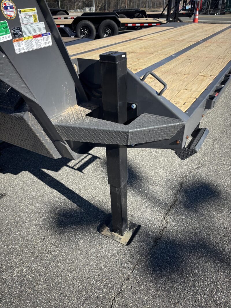 2025 Horizon FYZ 8.5x34 Gooseneck Deckover Equipment Trailer Hydraulic Dovetail 25K GVWR for Sale in Winston-Salem - - Image 4