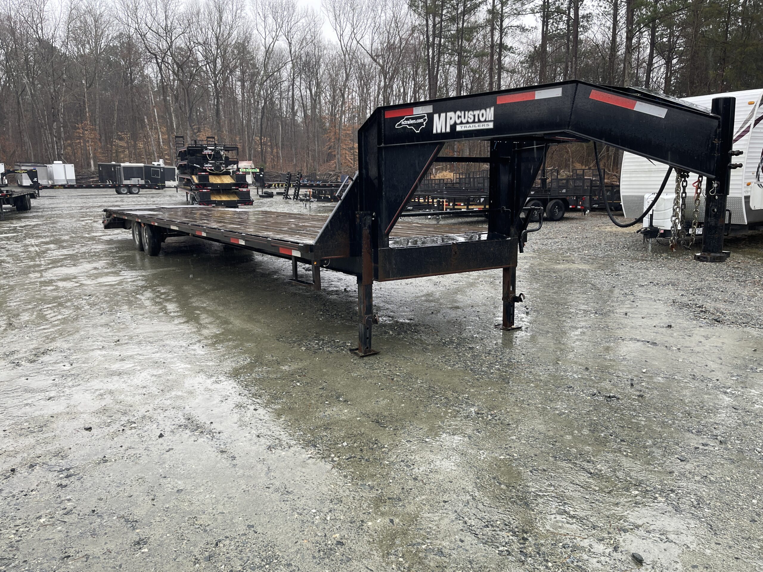 2022 MP Custom Trailers 8.5x40 Gooseneck Deckover Equipment Trailer 12K GVWR
