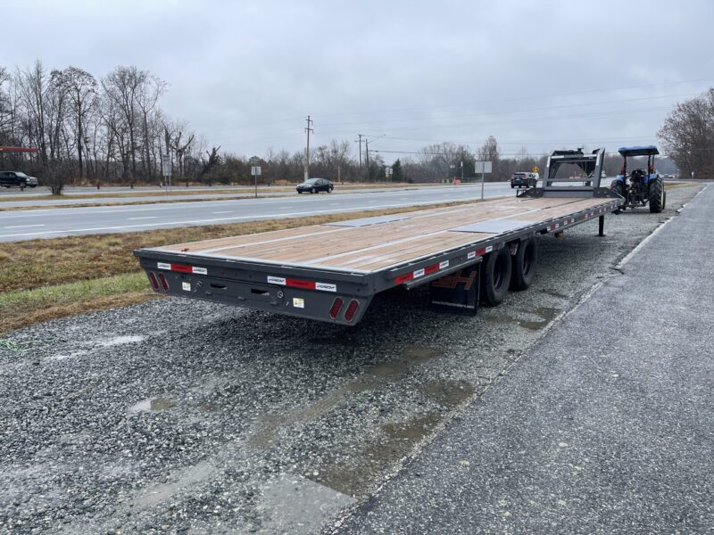 2024 Horizon FHZ 8.5x36 Gooseneck Deckover Equipment Trailer Ladder Ramps 22K GVWR for sale in Thomasville - Image 4