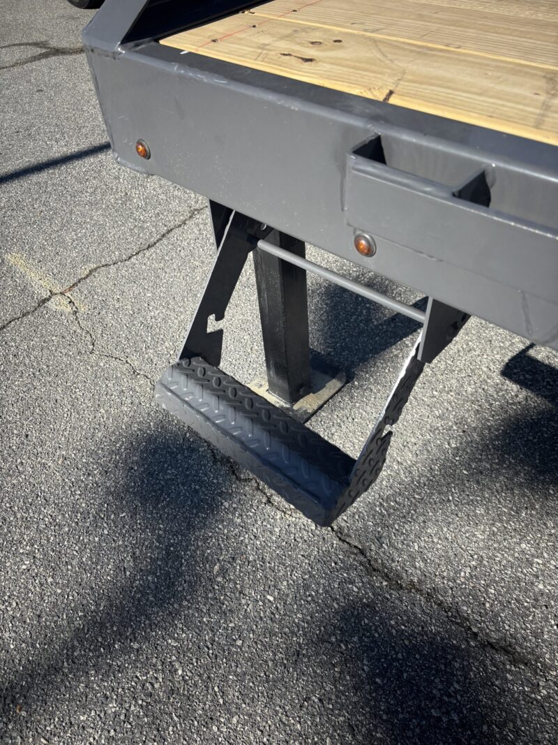 2025 Horizon FYZ 8.5x34 Gooseneck Deckover Equipment Trailer Hydraulic Dovetail 25K GVWR for Sale in Winston-Salem - - Image 10