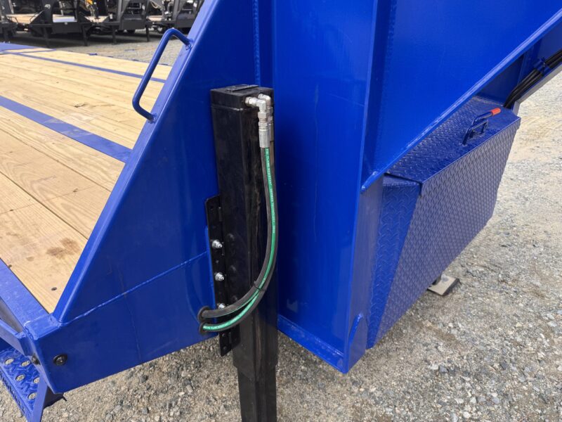2025 RawMaxx HTX 8.5x40 Gooseneck Deckover Equipment Trailer 11' Hydraulic Tail 24K GVWR - Image 8