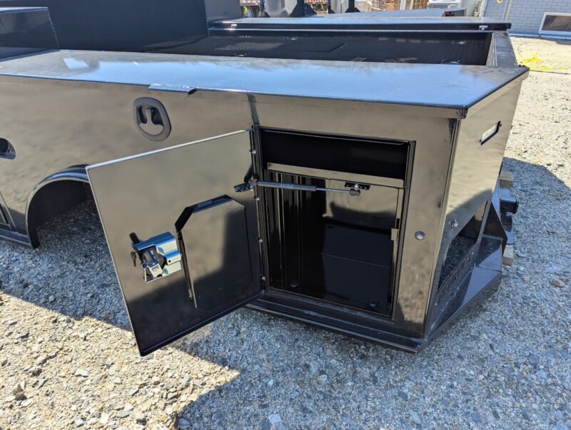 2025 Bedrock Marble Cab and Chassis bed 11'4 x 84" Long bed Dually. 84" CA 6Box. 30k B&W Gooseneck ball w/ 18k Bumper hitch - Image 7