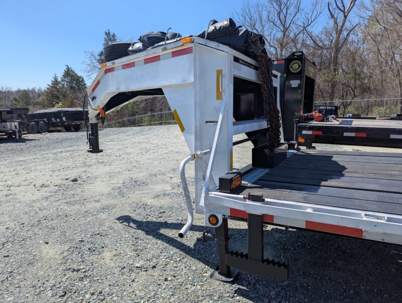 2021 Big Tex 16GN 8.5x40 Gooseneck Deckover Equipment Trailer Mega Ramps 17K GVWR for sale in Thomasville - Image 3