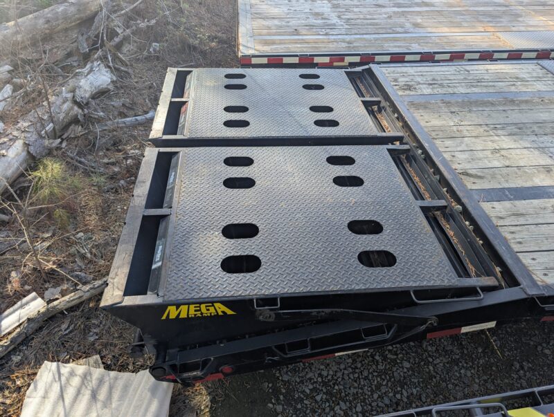 2020 Big Tex Used 25GN 8.5x35+5 Gooseneck Deckover Equipment Trailer Mega Ramps 26K GVWR - Image 13