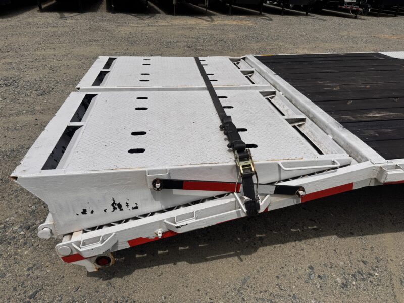 2021 Big Tex 16GN 8.5x40 Gooseneck Deckover Equipment Trailer Mega Ramps 17K GVWR for sale in Thomasville - Image 11