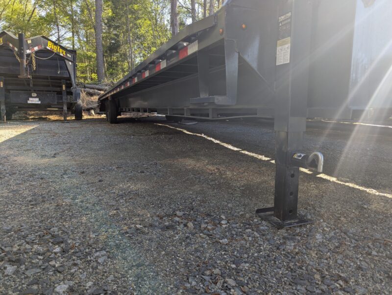 2025 Lamar 8.5x40 Gooseneck Deckover Equipment Trailer 16K GVWR - - Image 4