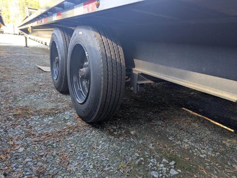 2025 Lamar 8.5x40 Gooseneck Deckover Equipment Trailer 16K GVWR - - Image 8